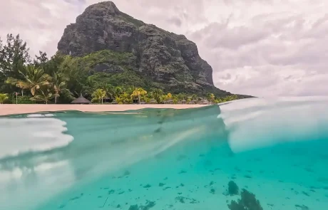 Crystal Clear Waters at Dinarobin Resort & Spa Crystal Clear Waters at Dinarobin Resort & Spa